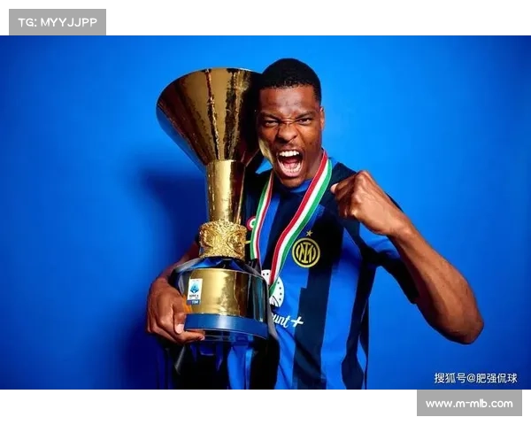 邓弗里斯伤缺，国米右路攻防受挫